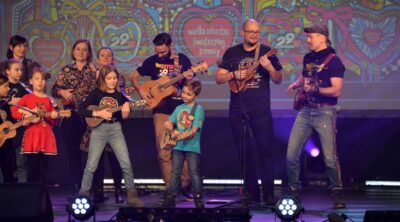 Na zdjęciu zespół występujący podczas 29. Finału WOŚP w Gminie Tarnowo Podgórne