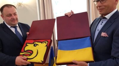 zdjęcie z podpisania umowy partnerskiej z Kamieńcem Podolskim